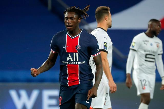 C罗庆祝击败达马克：打进2球全取3分